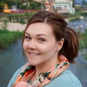 Meet your Posher, Courtney